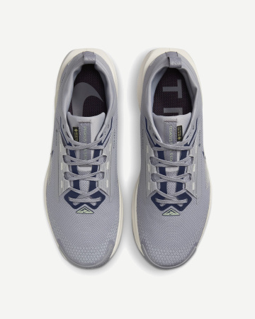 Кроссовки REACTX PEGASUS TRAIL 5 GTX M (RU 43.5 EU 44.5 USm 10.5 СМ 27.5; cement grey/jade horizon/burgundy crush/midnight navy)